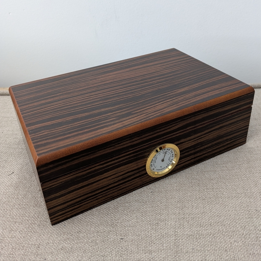 Wooden Humidor with Hygrometer